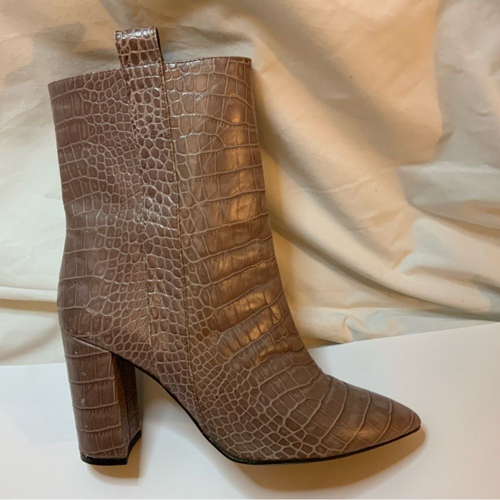 Bruno Premi snake embossed leather upper Women's Shoes Ankle Boots Size 38 / 8